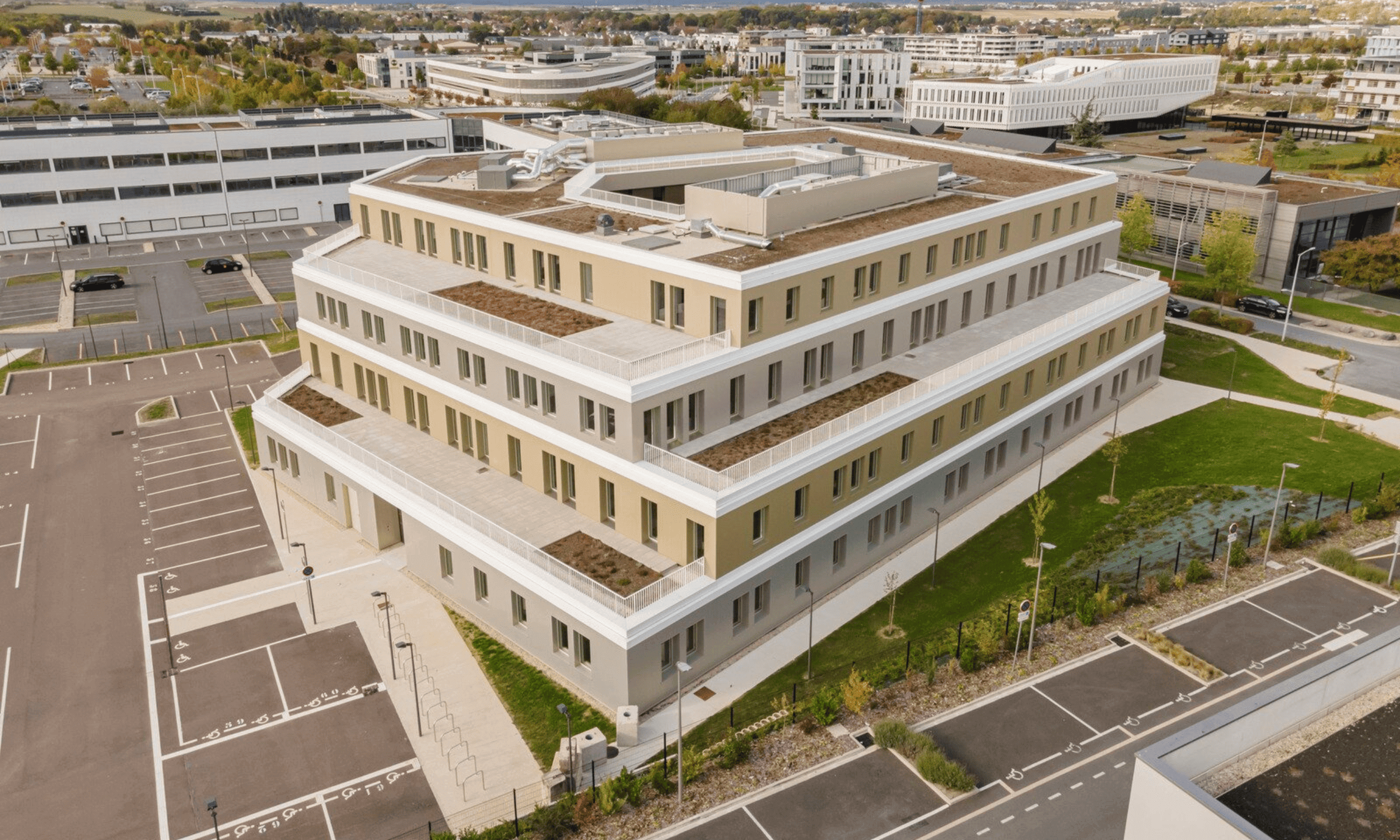 Bâtiment administration des entreprises à Bezannes