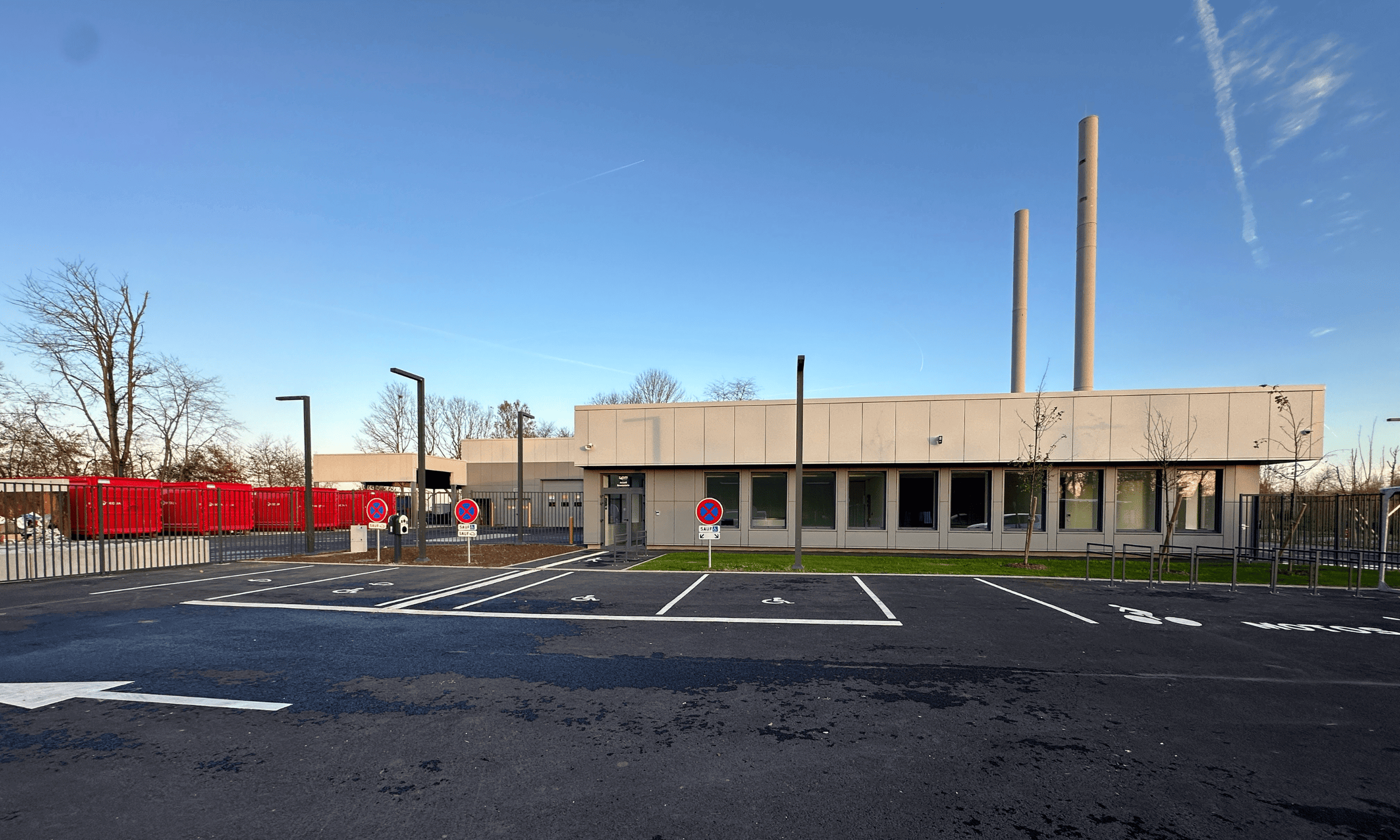 Extérieur d'un bâtiment de valorisation des déchets