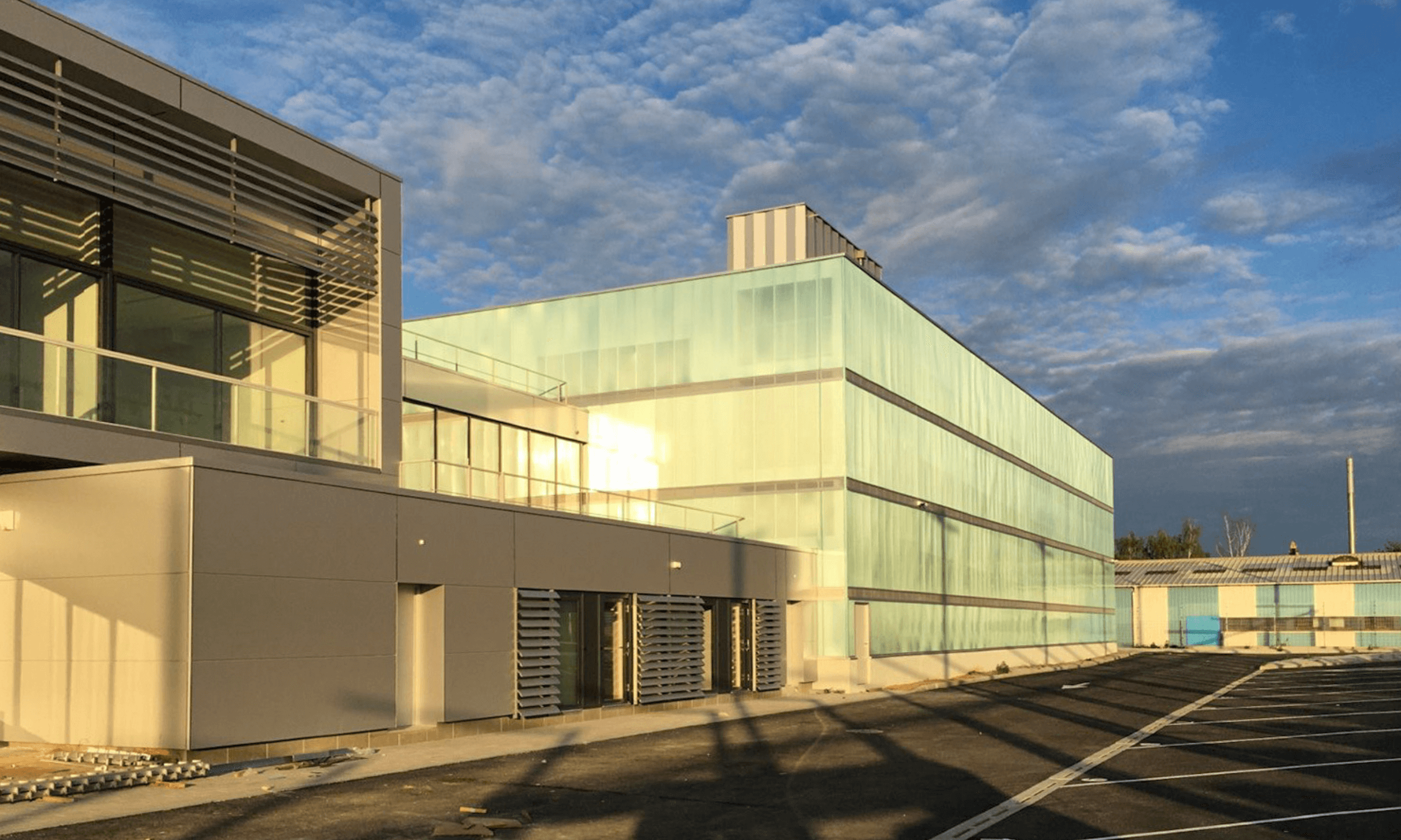 Façade du dépôt de bus STIF de Melun