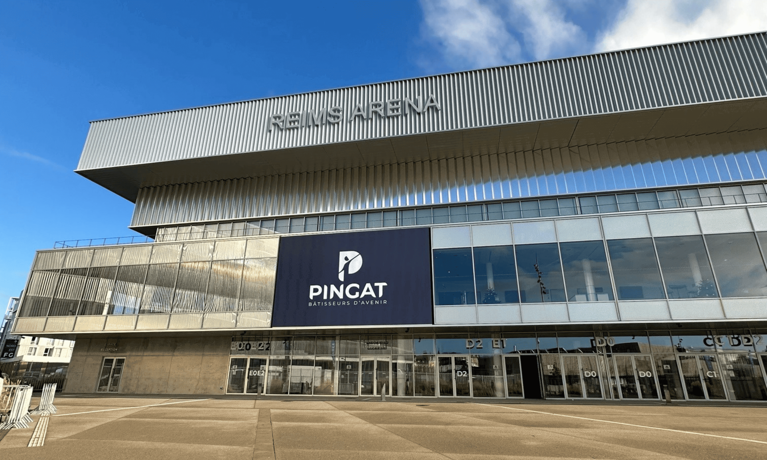 Façade avant de l'Arena conçue par Pingat